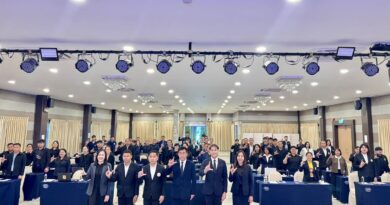 การพัฒนาสมรรถนะครูและบุคลากรทางการศึกษาในการสร้างสรรค์นวัตกรรมการเรียนรู้ด้วยเทคโนโลยีอัจฉริยะและปัญญาประดิษฐ์ AI ในศตวรรษที่ 21